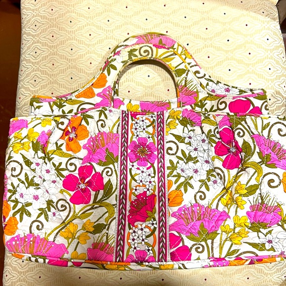 Vera Bradley Handbags - Vera Bradley "Abby" bag in Tea Garden print
